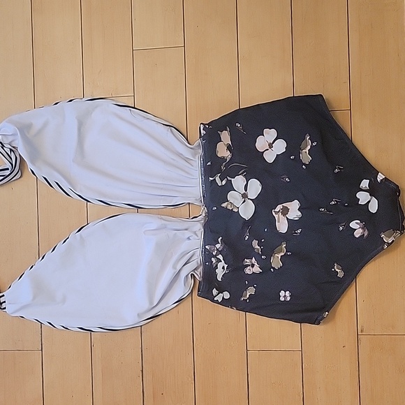 🍍5 for $20• COCOSHIP • Black & White Striped Backless High Waisted Bathing Suit - Picture 4 of 7